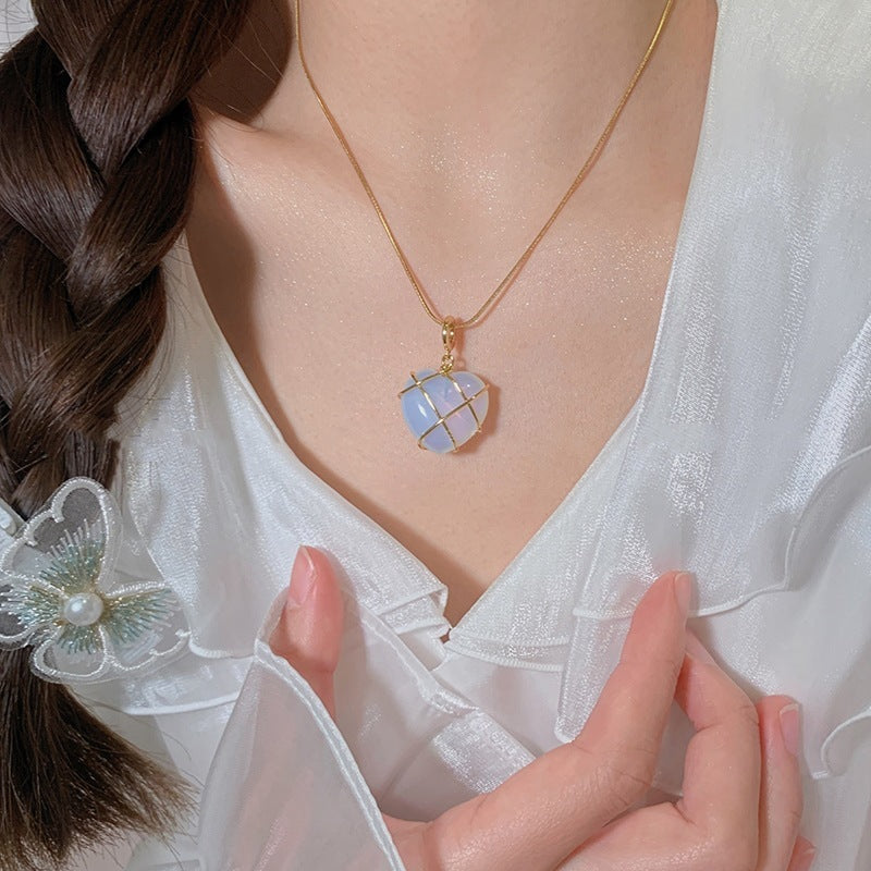 Glow Heart Moonstone Necklace – Aesthetic Princess Jewelry